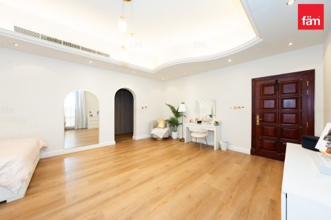 Villa te koop in Dubai, VAE 5 slaapkamers, 1073.2 vr.m., nr 659217 - foto 23