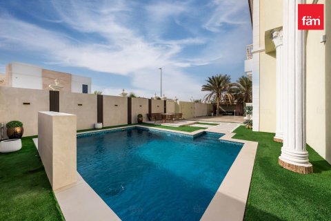 Villa te koop in Dubai, VAE 5 slaapkamers, 1073.2 vr.m., nr 659217 - foto 28
