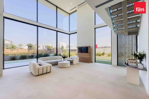 Villa till försäljning i Dubai, UAE 4 sovrum, 485.5 kvm Nr. 659215 - fotografi 1