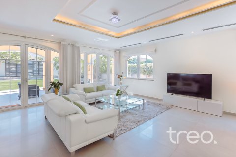 Vila v Jumeirah Park, Dubai, SAE 5 spální, 797.94 m2 č. 753737 - Fotografia 4