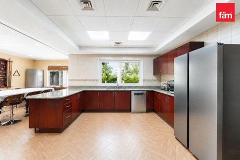 Villa para arrendamento em Dubai, EAU 5 quartos, 793.3 m2 № 753392 - foto 7