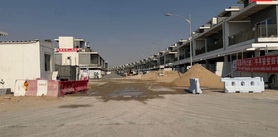 וילה ב Dubai, איחוד האמירויות 4 חדרי שינה, 113 מ"ר מספר 614131