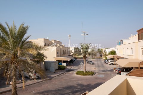 Abu Dhabi, BAE’de satılık townhouse 3 yatak odası, 225 m&sup2; No 647211 - fotoğraf 1