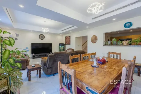 Al Furjan, Dubai, BAE’de satılık sıra ev 3 yatak odası, 262 m&sup2; No 738043 - fotoğraf 2