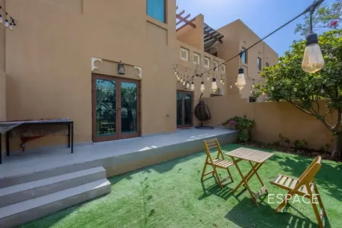 Al Furjan, Dubai, BAE’de satılık sıra ev 3 yatak odası, 262 m&sup2; No 738043 - fotoğraf 1
