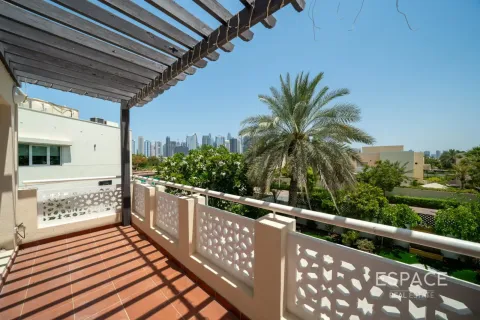 Villa para arrendamento em Meadows, Dubai, EAU 4 quartos, 540 m2 № 738258 - foto 16