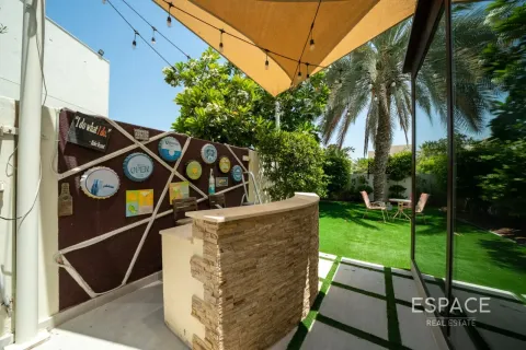 Villa para arrendamento em Meadows, Dubai, EAU 4 quartos, 540 m2 № 738258 - foto 19