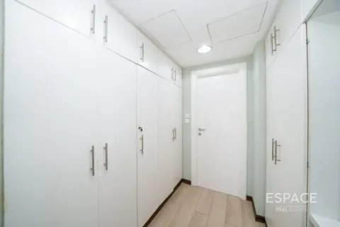 Villa para arrendamento em Meadows, Dubai, EAU 4 quartos, 540 m2 № 738258 - foto 12