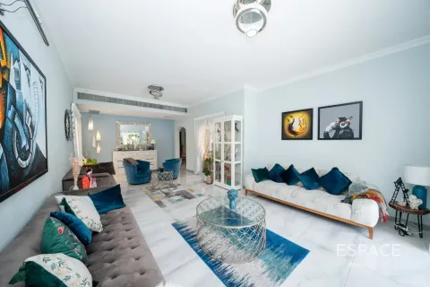 Villa para arrendamento em Meadows, Dubai, EAU 4 quartos, 540 m2 № 738258 - foto 3