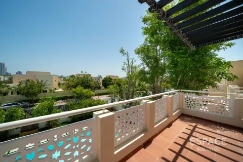 Villa para arrendamento em Meadows, Dubai, EAU 4 quartos, 540 m2 № 738258 - foto 17