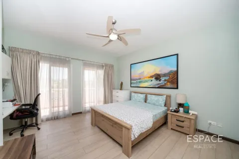 Villa para arrendamento em Meadows, Dubai, EAU 4 quartos, 540 m2 № 738258 - foto 6