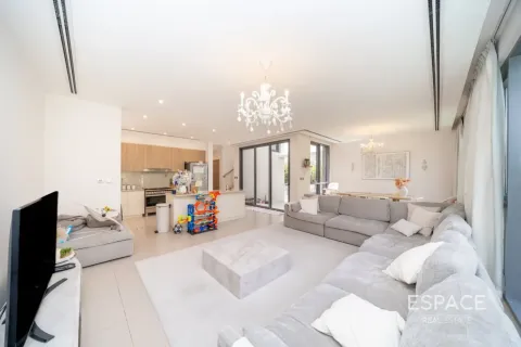 Villa te huur in Dubai Hills Estate, Dubai, VAE 4 slaapkamers, 327 vr.m., nr 738261 - foto 2