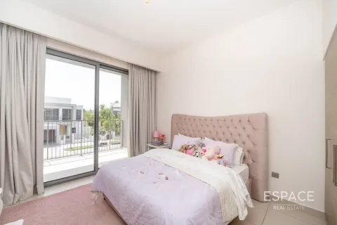 Villa te huur in Dubai Hills Estate, Dubai, VAE 4 slaapkamers, 327 vr.m., nr 738261 - foto 11