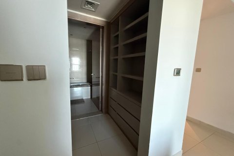 Huoneisto Business Bay, Dubai, Arabiemiraatit 2 makuuhuonetta, 141 m2 № 717770 - kuva 19
