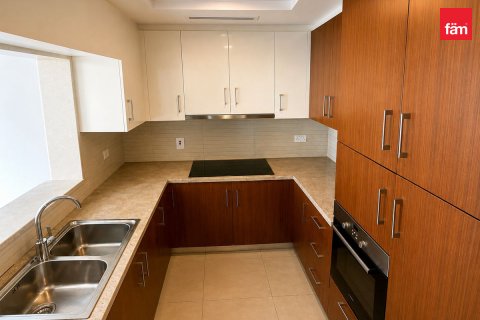 Apartment til leje i The Hills, Dubai, UAE 3 soveværelser, 165.8 kvm № 727633 - foto 3