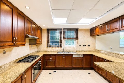 Vila u Jumeirah Park, Dubai, UAE 4 spavaćih soba, 758.46 m2 Br. 744749 - fotografija 5