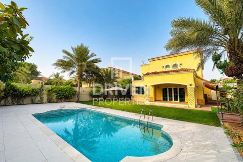 Vila u Jumeirah Park, Dubai, UAE 4 spavaćih soba, 758.46 m2 Br. 744749 - fotografija 2