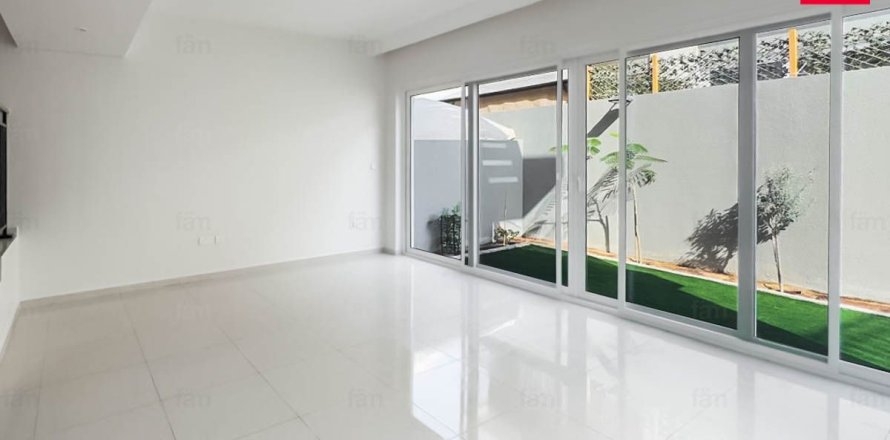 Dubai, संयुक्त अरब अमीरात में विला, 3 बेडरूम, 167.7 वर्ग मीटर, संख्या 687349