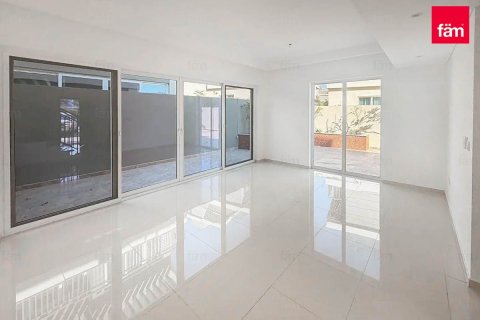Villa til leie i Dubai, Emiratene 3 soverom, 189.1 kvm Nr. 687349 - Foto 3