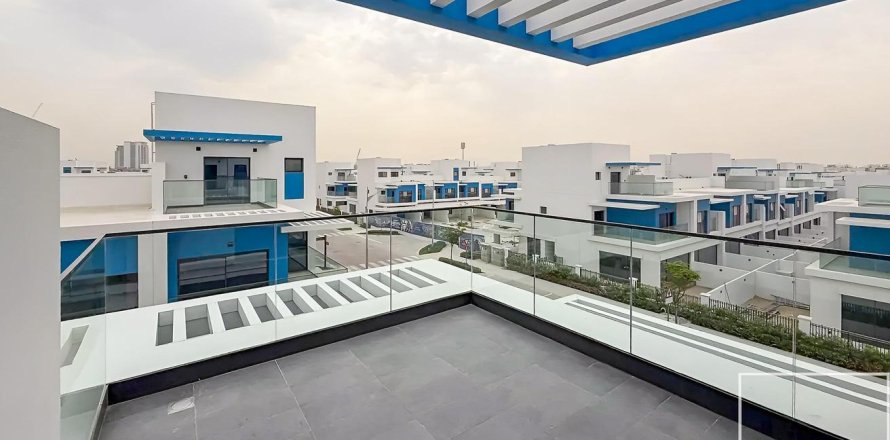 خانه شهری در Damac Lagoons، Dubai ، امارات متحده عربی 5 خوابه ، 302 متر مربع.  شماره 681128