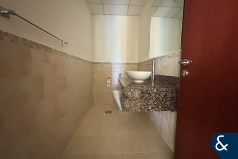 Зняти в оренду квартиру в Джумейра Бич Резиденс, Дубай, ОАЕ 2 спальні, 120м2, № 698290 - фото 10