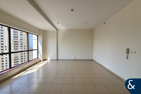 Зняти в оренду квартиру в Джумейра Бич Резиденс, Дубай, ОАЕ 2 спальні, 120м2, № 698290 - фото 1