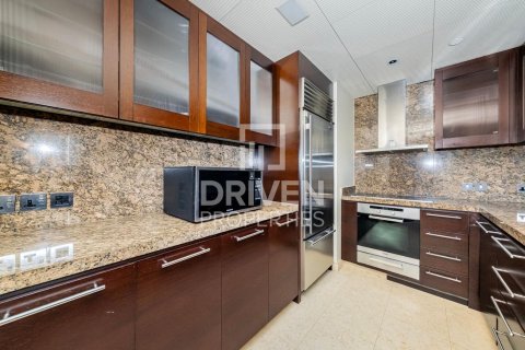 Apartment in Downtown Dubai (Downtown Burj Dubai), UAE 1 bedroom, 101.73 sq.m. № 755936 - photo 6