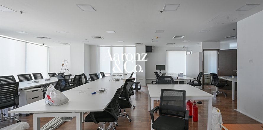 Oficiu în Business Bay, Dubai, EAU 235 mp.  №699363