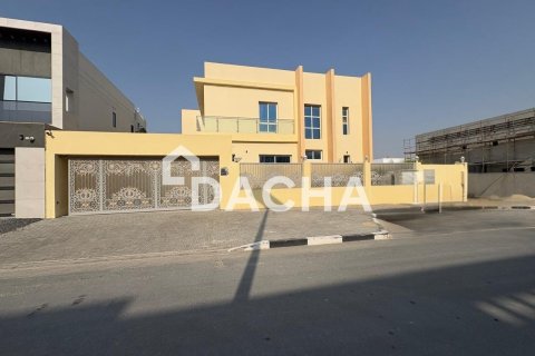 Huvila Al Furjan, Dubai, Arabiemiraatit 6 makuuhuonetta, 488 m2 № 706943 - kuva 4