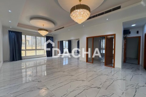 Huvila Al Furjan, Dubai, Arabiemiraatit 6 makuuhuonetta, 488 m2 № 706943 - kuva 2