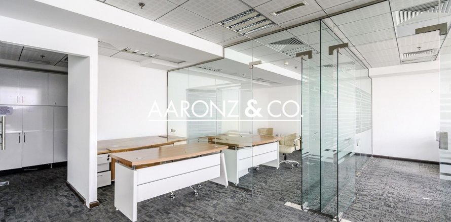 Kancelária v Jumeirah Lake Towers, Dubai, SAE 164 m2 č. 693841