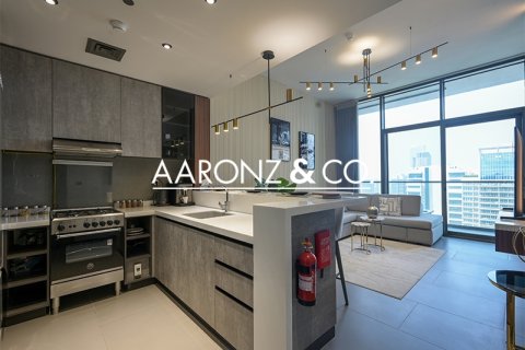 شقة للبيع في أبراج بحيرة جميرا، دبي، الإمارات العربية المتحدة 1 غرفة نوم ، 81 متر مربع ، رقم 693840 - صورة 3