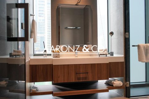 Apartmen di Jumeirah Lake Towers, Dubai, UAE 1 bilik tidur, 81 meter persegi № 693840 - foto 13