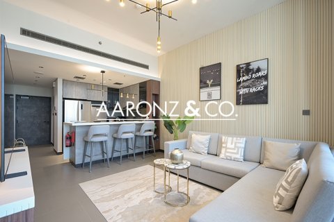 شقة للبيع في أبراج بحيرة جميرا، دبي، الإمارات العربية المتحدة 1 غرفة نوم ، 81 متر مربع ، رقم 693840 - صورة 2