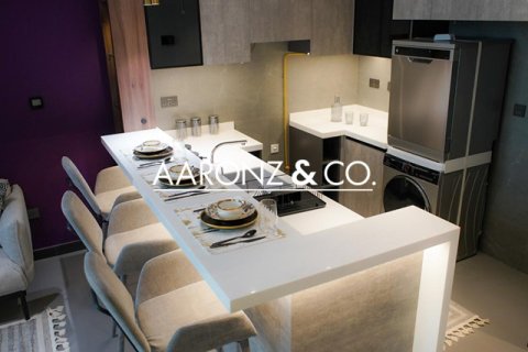 Apartmen di Jumeirah Lake Towers, Dubai, UAE 1 bilik tidur, 81 meter persegi № 693840 - foto 11