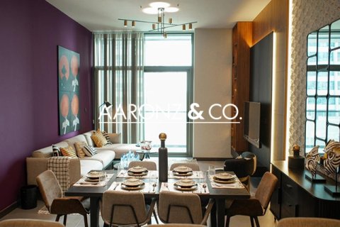 Apartmen di Jumeirah Lake Towers, Dubai, UAE 1 bilik tidur, 81 meter persegi № 693840 - foto 1