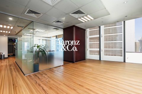 Business Bay, Dubai, UAE의 임대용 사무실 160제곱미터 번호 693844 - 사진 2