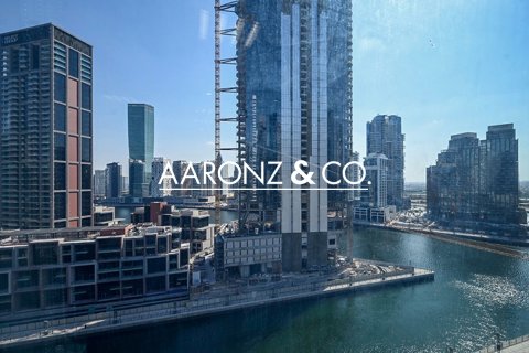 Business Bay, Dubai, UAE의 임대용 사무실 160제곱미터 번호 693844 - 사진 9