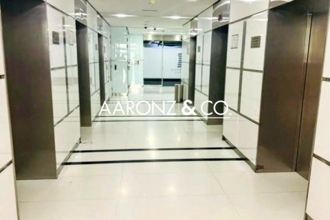 Business Bay, Dubai, UAE의 임대용 사무실 160제곱미터 번호 693844 - 사진 8