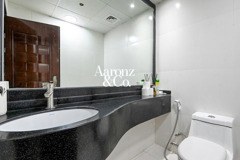 Business Bay, Dubai, UAE의 임대용 사무실 160제곱미터 번호 693844 - 사진 6