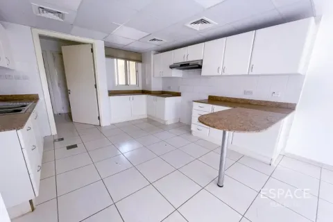 וילה להשכרה ב The Lakes, Dubai, איחוד האמירויות  3 חדרי שינה, 233 מ"ר, מספר 738159 - תמונה 6