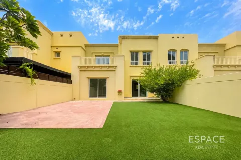 וילה להשכרה ב The Lakes, Dubai, איחוד האמירויות  3 חדרי שינה, 233 מ"ר, מספר 738159 - תמונה 1