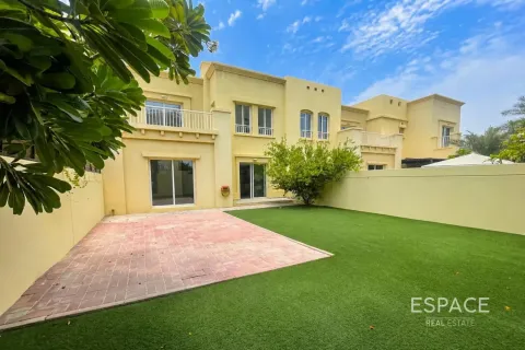 וילה להשכרה ב The Lakes, Dubai, איחוד האמירויות  3 חדרי שינה, 233 מ"ר, מספר 738159 - תמונה 2