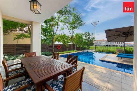 Vilë në Dubai, Emiratet e Bashkuara Arabe 5 dhoma gjumi, 595.8 m2. № 701351 - Foto 4