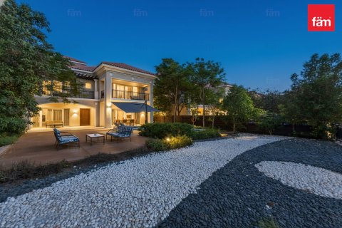 Vilë në Dubai, Emiratet e Bashkuara Arabe 5 dhoma gjumi, 595.8 m2. № 701351 - Foto 3