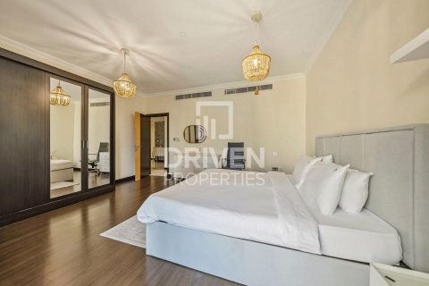 Dupleks u Jumeirah Beach Residence, Dubai, UAE 4 spavaćih soba, 389.36 m2 Br. 755797 - fotografija 15