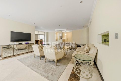 Dupleks u Jumeirah Beach Residence, Dubai, UAE 4 spavaćih soba, 389.36 m2 Br. 755797 - fotografija 2