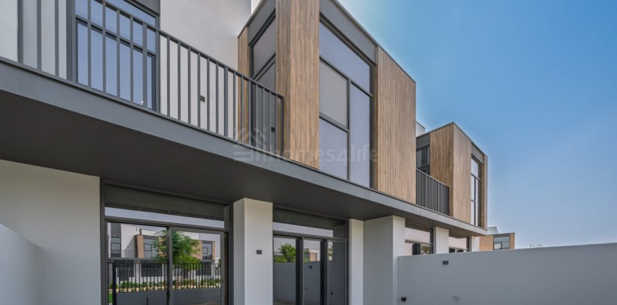 Villa a Mudon, Dubai, EAU 3 camere da letto, 169 mq. № 695480