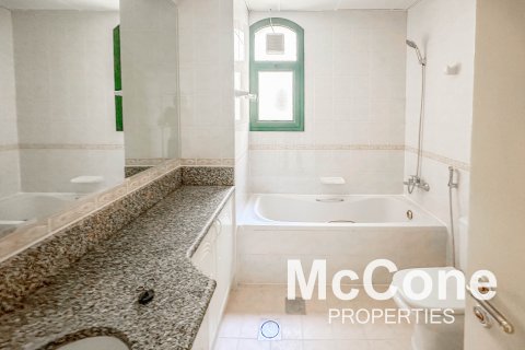 Villa sa Umm Suqeim, Dubai, UAE 3 silid-tulugan, 241.55 sq.m. № 587336 - larawan 10