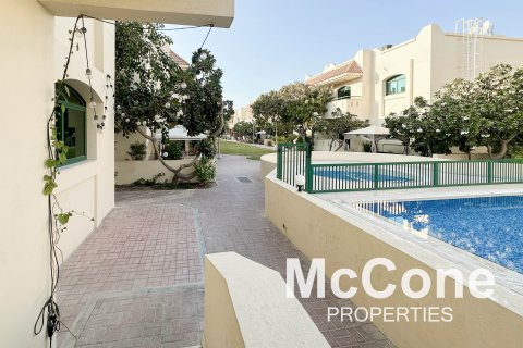Villa sa Umm Suqeim, Dubai, UAE 3 silid-tulugan, 241.55 sq.m. № 587336 - larawan 17